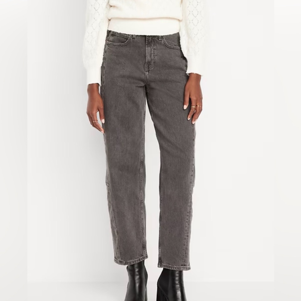 Old Navy Women's High-Rise Barrel Leg Jeans in Black Wash. - Picture 2 of 8